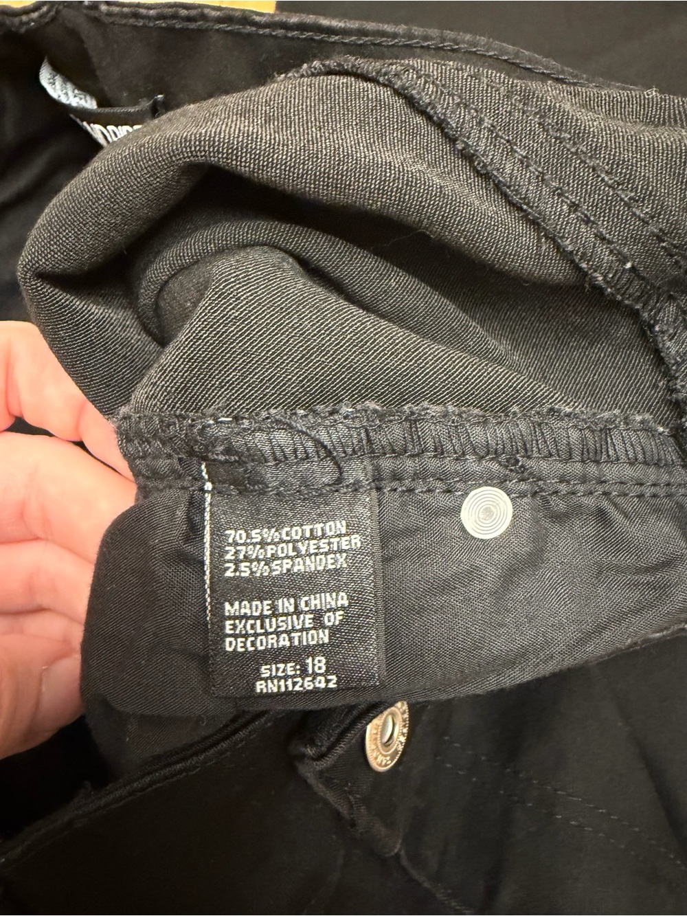 Sandpiper Black Stretch Denim Capri Pants 18 | Y2K Revival Streetwear Edgy Rock - Picture 7 of 9